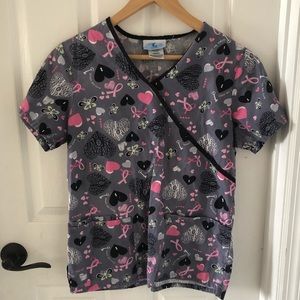 Scrub top breast cancer awareness size xs